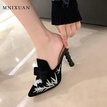 MNIXUAN Klasika pavasara vasaras sieviešu sūknis mūļu kurpes 2020 jaunas zamšādas ādas izšūti norādīja toe augstpapēžu sandales tupele
