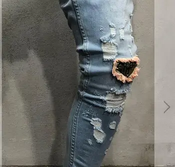 Modes Jauns Vīrietis caurumu emblēmu izšūšana džinsa bikses bikses Vīriešu streetwear hiphop izdilis Gadījuma Plāksteris Džinsi