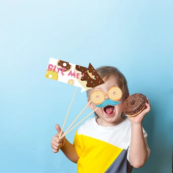Salds Donuts Tēmu Dzimšanas dienas svinības Atbalsta DIY Photobooth Aksesuārus, Dekorācijas, Bērnu Dušas Meiteņu Grupa Krājumi