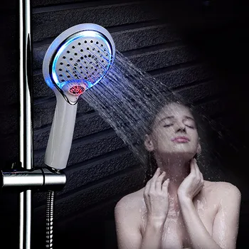 LED Dušas Galvas 3 Krāsu Temperatūras Sensors Vannas Dušas Galvas LCD Digitālais Displejs Romantiska Nokrišņu Spray Galvas Ūdeni Taupošas